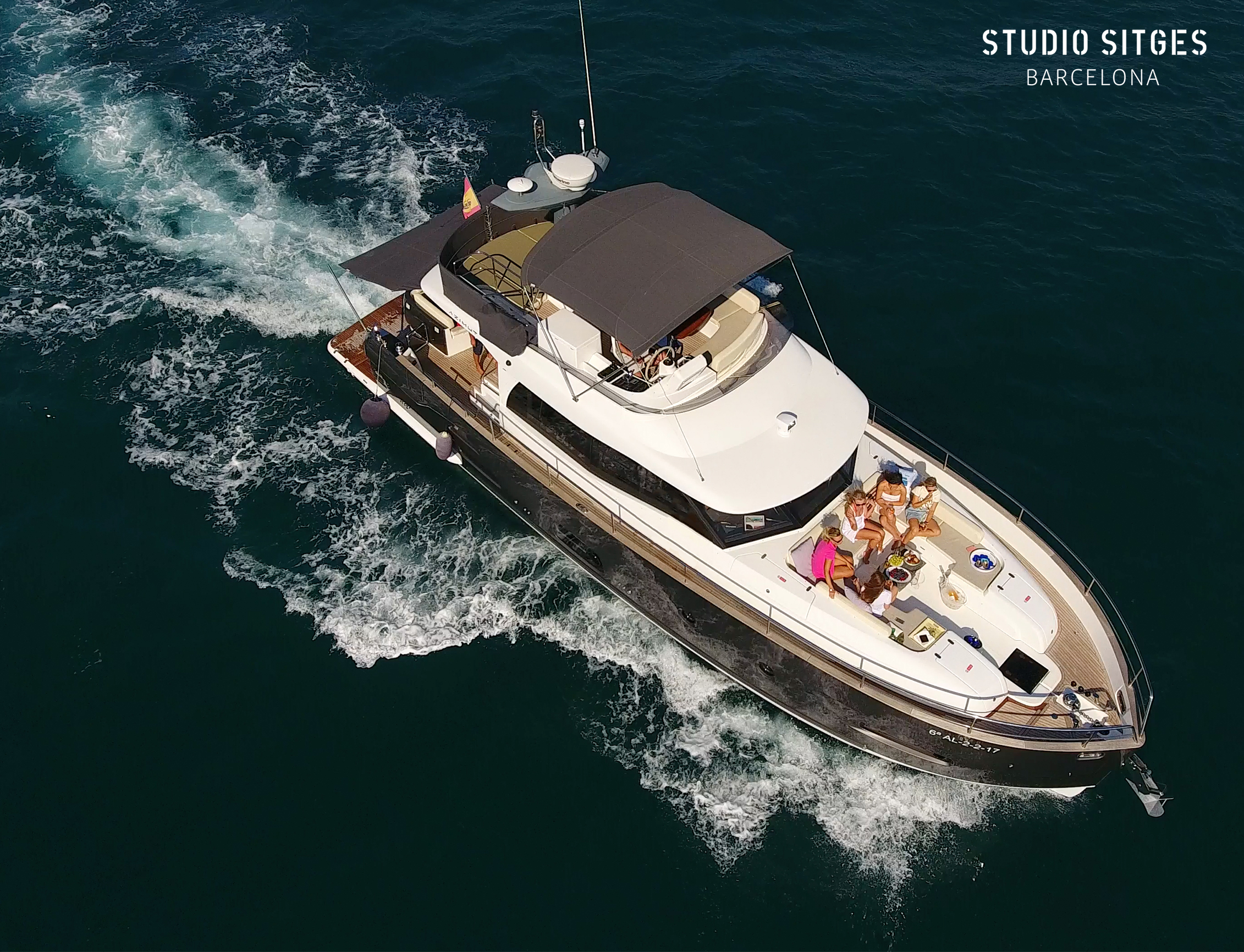 The Azimut Magellano 53 motor yacht Peluni now available for charter at Studio Sitges.